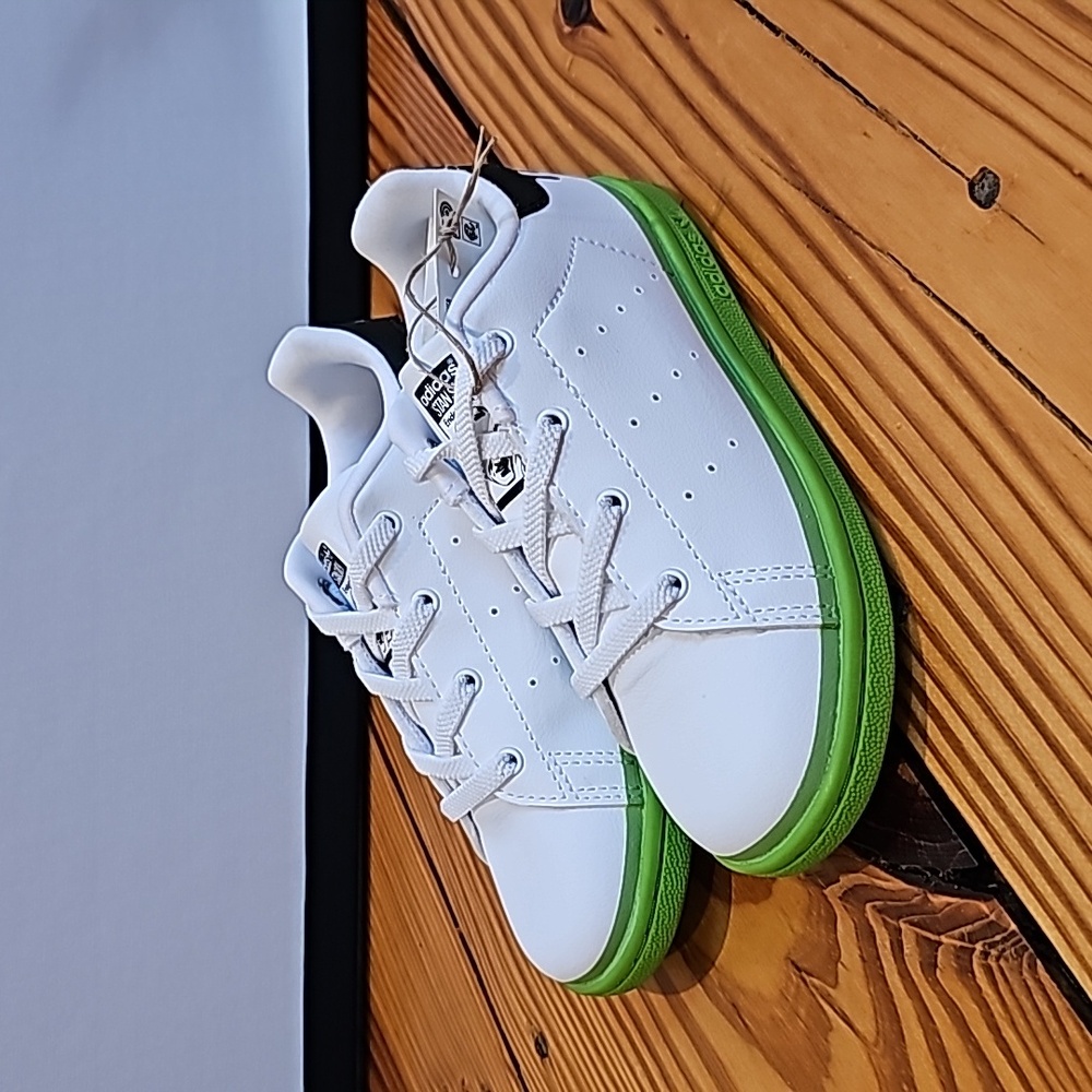 Adidas Stan Smith, Kids Size 10, White & Green